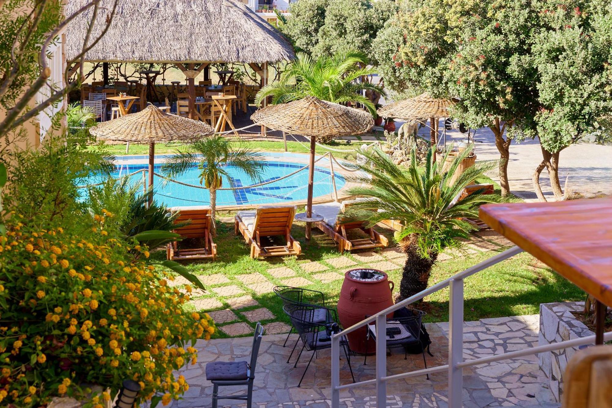 Villa Gereoudis Seaview Apartments-Pool & Bar Kolymbari Exterior photo