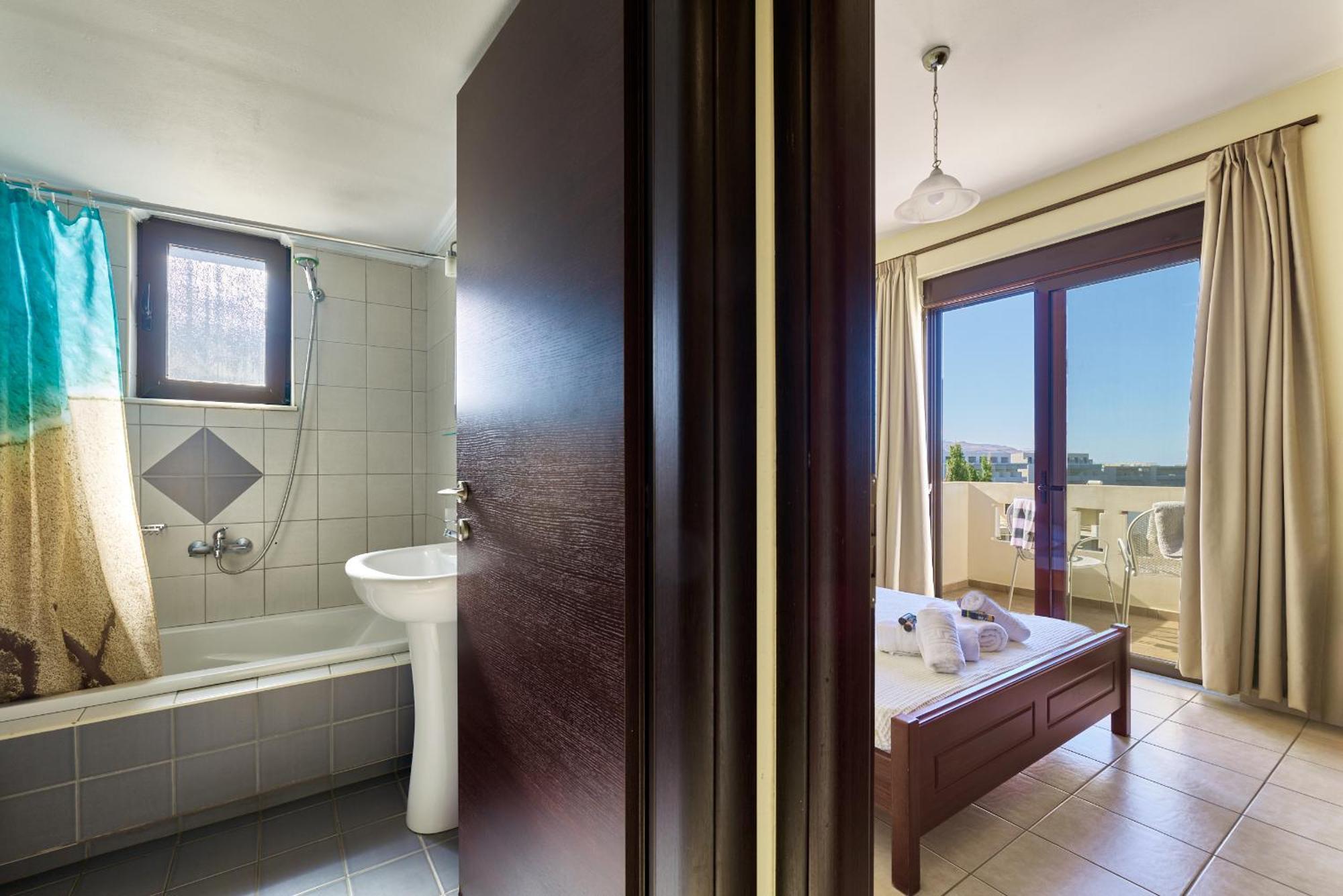 Villa Gereoudis Seaview Apartments-Pool & Bar Kolymbari Exterior photo