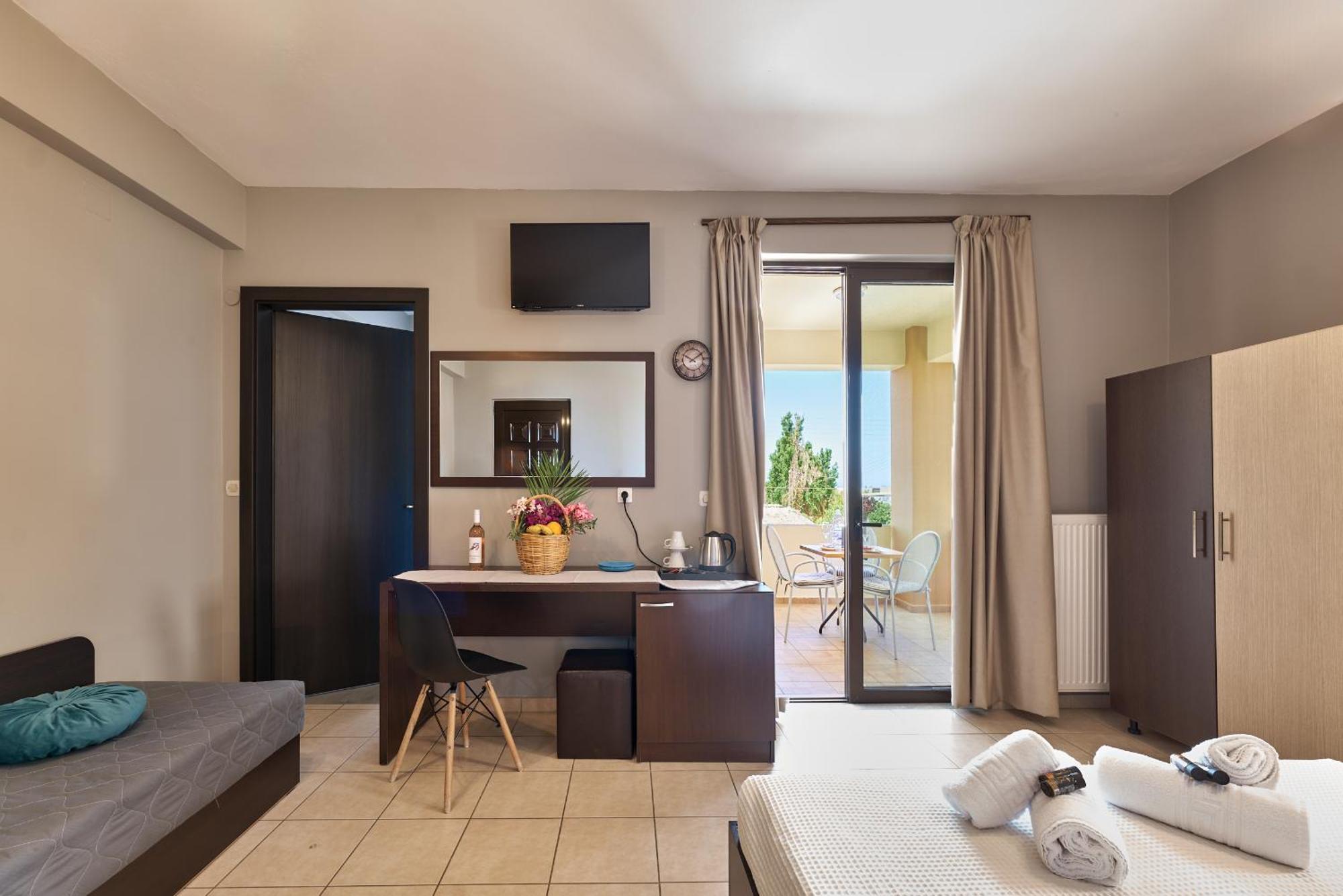 Villa Gereoudis Seaview Apartments-Pool & Bar Kolymbari Exterior photo