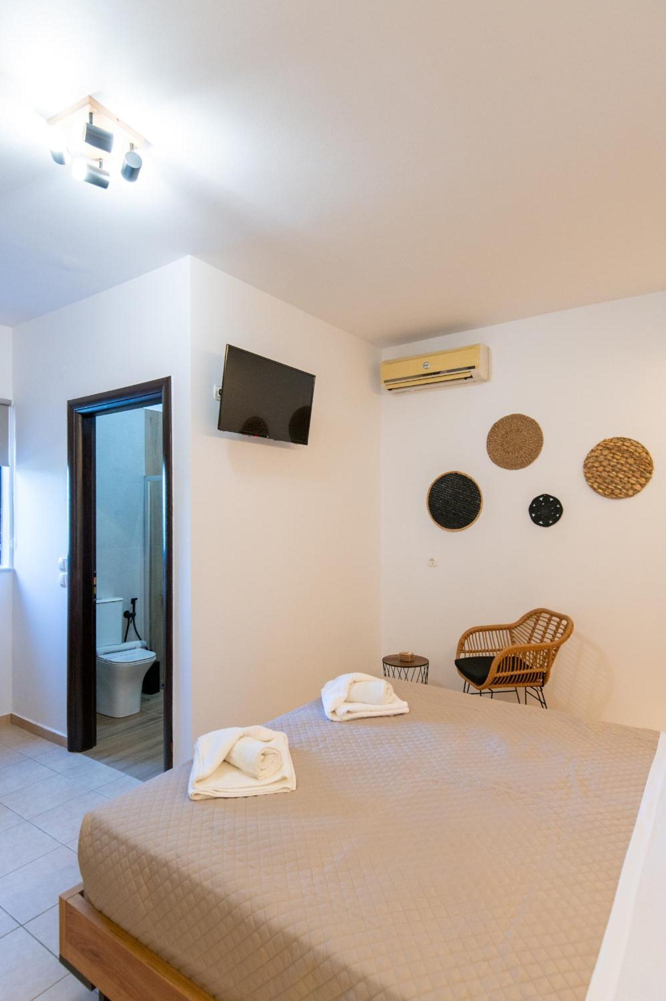 Villa Gereoudis Seaview Apartments-Pool & Bar Kolymbari Exterior photo