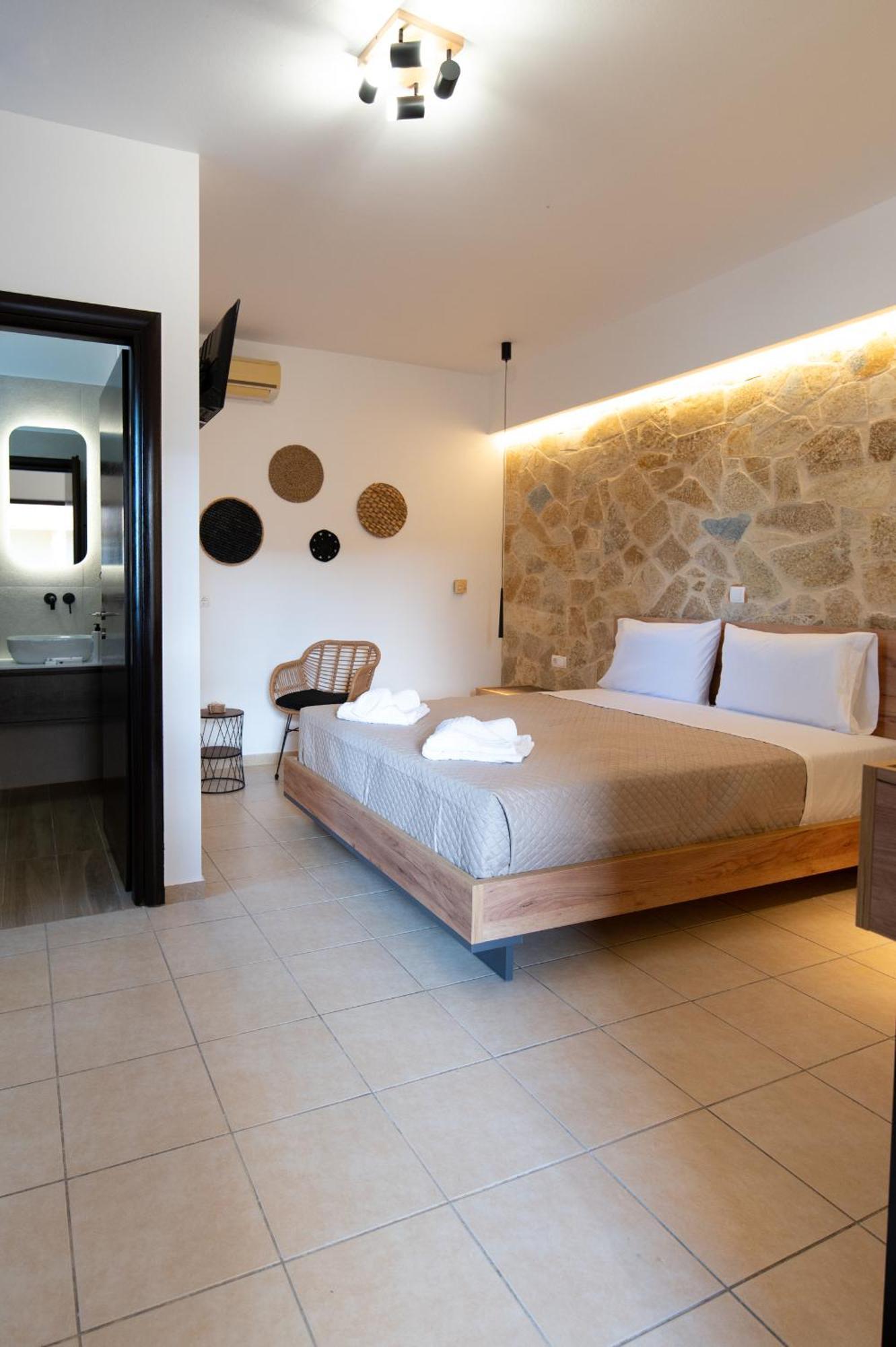 Villa Gereoudis Seaview Apartments-Pool & Bar Kolymbari Exterior photo