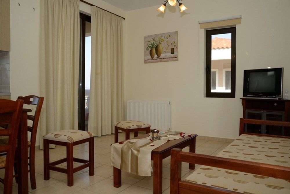 Villa Gereoudis Seaview Apartments-Pool & Bar Kolymbari Exterior photo